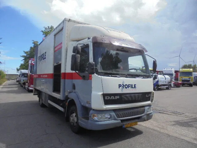 DAF LF 45 150 NL TRUCK SERVICE TRUCK SERVICE TRUCK MET COMPRESSOR - משאית תיבה: תמונה 5 DAF LF 45 150 NL TRUCK SERVICE TRUCK SERVICE TRUCK MET COMPRESSOR - משאית תיבה: תמונה 5