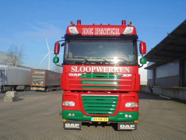 DAF XF 105 410 FAD 8X4 STEEL SUSPENSION - משאית הרמת וו: תמונה 3 DAF XF 105 410 FAD 8X4 STEEL SUSPENSION - משאית הרמת וו: תמונה 3