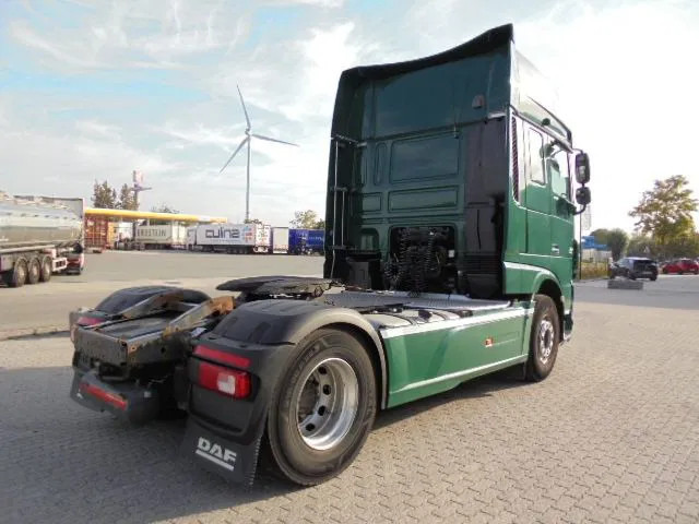 DAF XF 106.460 SUPER SPACE CAB - יחידת טרקטור: תמונה 2 DAF XF 106.460 SUPER SPACE CAB - יחידת טרקטור: תמונה 2