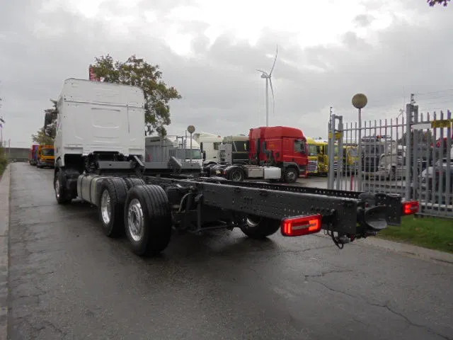 DAF XF 480 6X2 MET FABRIEKS GARANTIE - משאית עם שלדת תא: תמונה 4 DAF XF 480 6X2 MET FABRIEKS GARANTIE - משאית עם שלדת תא: תמונה 4