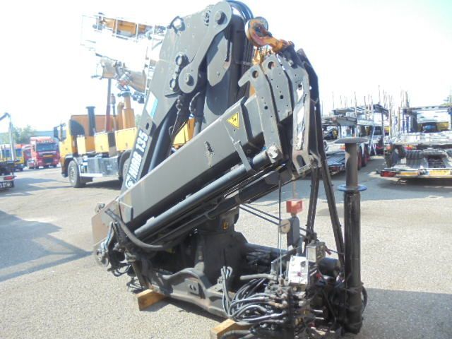 Hiab 135/3 - משאית צד נופל/ שטוחה, משאית מנוף: תמונה 2 Hiab 135/3 - משאית צד נופל/ שטוחה, משאית מנוף: תמונה 2