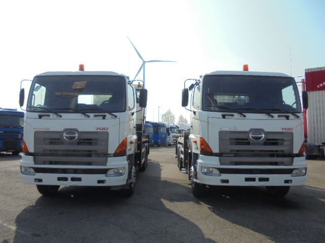 Hino 700 6X4 2IN STOCK - פלטפורמה אווירית מותקנת על משאית: תמונה 2 Hino 700 6X4 2IN STOCK - פלטפורמה אווירית מותקנת על משאית: תמונה 2