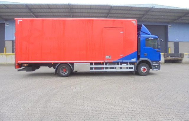 MAN TGM 12.250 NL TRUCK - משאית תיבה: תמונה 4 MAN TGM 12.250 NL TRUCK - משאית תיבה: תמונה 4