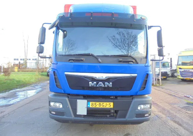 MAN TGM 12-250 - משאית תיבה: תמונה 2 MAN TGM 12-250 - משאית תיבה: תמונה 2
