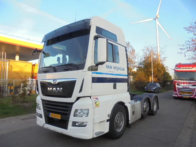 MAN TGX 26.500 XXL 6X2 SMART TACHO NL TRUCK 20X IN STOCK - יחידת טרקטור: תמונה 1 MAN TGX 26.500 XXL 6X2 SMART TACHO NL TRUCK 20X IN STOCK - יחידת טרקטור: תמונה 1
