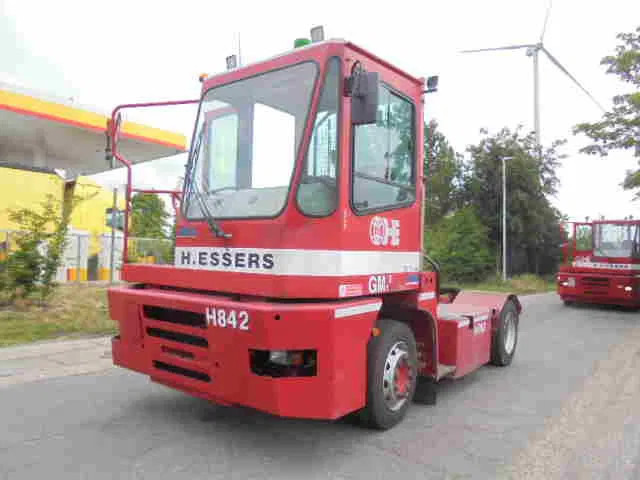 MOL YM 225/4X2 40 KM/H - טרקטור מסוף: תמונה 1 MOL YM 225/4X2 40 KM/H - טרקטור מסוף: תמונה 1