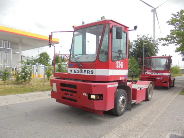 MOL YM225/4X2 40KM/H - טרקטור מסוף: תמונה 1 MOL YM225/4X2 40KM/H - טרקטור מסוף: תמונה 1