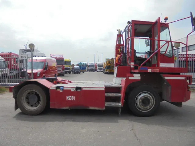 MOL YM225/4X2 40KM/H - טרקטור מסוף: תמונה 4 MOL YM225/4X2 40KM/H - טרקטור מסוף: תמונה 4