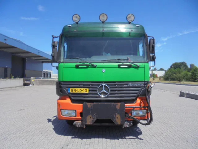 Mercedes-Benz Actros 1831 1831 Bitumensprayer - משאית מכל: תמונה 2 Mercedes-Benz Actros 1831 1831 Bitumensprayer - משאית מכל: תמונה 2