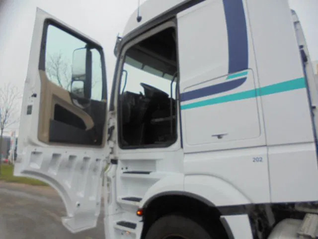 Mercedes-Benz Actros 1943 LS - יחידת טרקטור: תמונה 4 Mercedes-Benz Actros 1943 LS - יחידת טרקטור: תמונה 4