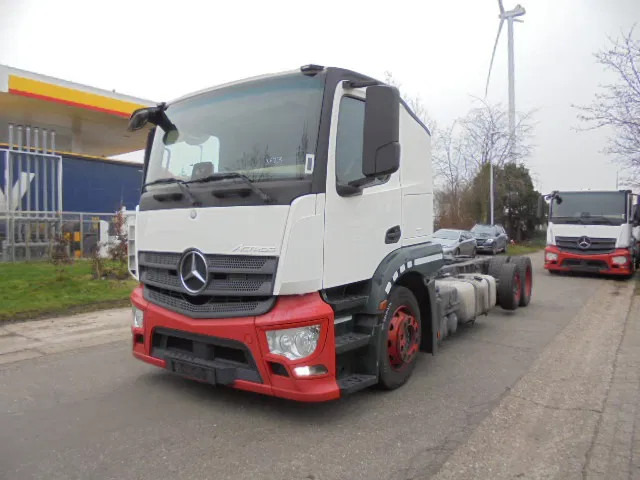 Mercedes-Benz Actros 2340 LL - משאית הובלה אוטומטית: תמונה 2 Mercedes-Benz Actros 2340 LL - משאית הובלה אוטומטית: תמונה 2