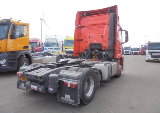 Mercedes-Benz Actros 2343 6X2 VOORLOOPAS - יחידת טרקטור: תמונה 4 Mercedes-Benz Actros 2343 6X2 VOORLOOPAS - יחידת טרקטור: תמונה 4