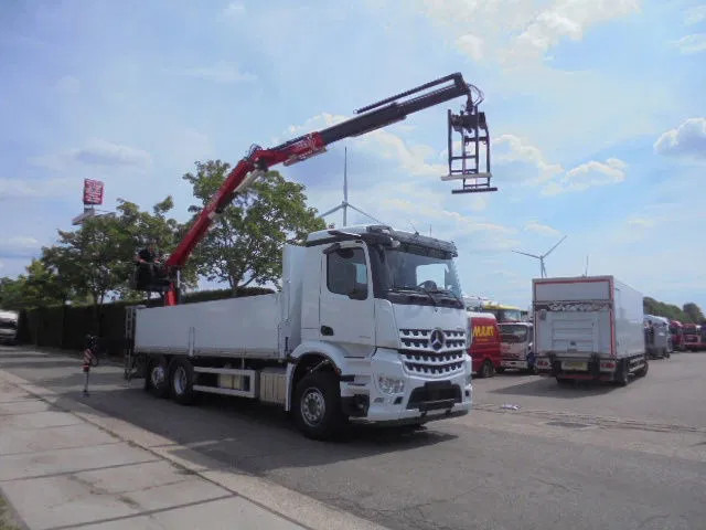 Mercedes-Benz Arocs 2545 + RETARDER 6X2 NEW /DEMO - משאית מנוף: תמונה 2 Mercedes-Benz Arocs 2545 + RETARDER 6X2 NEW /DEMO - משאית מנוף: תמונה 2