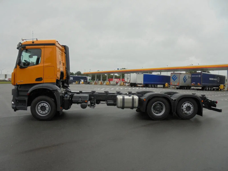 Mercedes-Benz Arocs AROCS 2848 6X2 MET FABRIEKS GARANTIE - משאית עם שלדת תא: תמונה 5 Mercedes-Benz Arocs AROCS 2848 6X2 MET FABRIEKS GARANTIE - משאית עם שלדת תא: תמונה 5