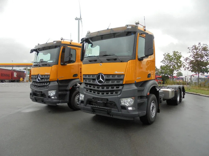 Mercedes-Benz Arocs AROCS 2848 6X2 - משאית עם שלדת תא: תמונה 1 Mercedes-Benz Arocs AROCS 2848 6X2 - משאית עם שלדת תא: תמונה 1