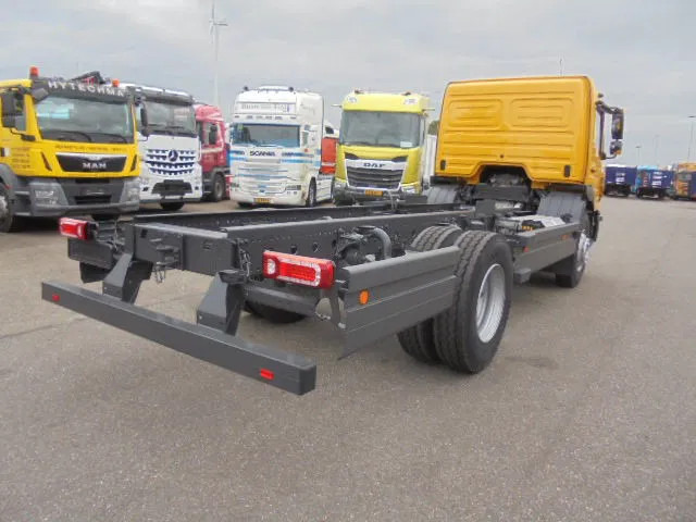Mercedes-Benz Atego 1518 NEW DEMO MET FABRIEKS GARANTIE - משאית עם שלדת תא: תמונה 4 Mercedes-Benz Atego 1518 NEW DEMO MET FABRIEKS GARANTIE - משאית עם שלדת תא: תמונה 4