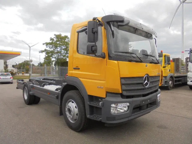 Mercedes-Benz Atego 1518 NEW DEMO MET FABRIEKS GARANTIE - משאית עם שלדת תא: תמונה 3 Mercedes-Benz Atego 1518 NEW DEMO MET FABRIEKS GARANTIE - משאית עם שלדת תא: תמונה 3