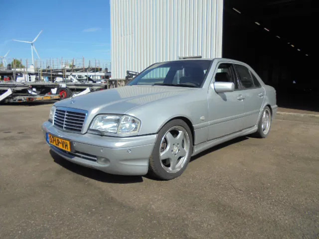 Mercedes-Benz C-Klasse 43 AMG - סדאן: תמונה 1 Mercedes-Benz C-Klasse 43 AMG - סדאן: תמונה 1