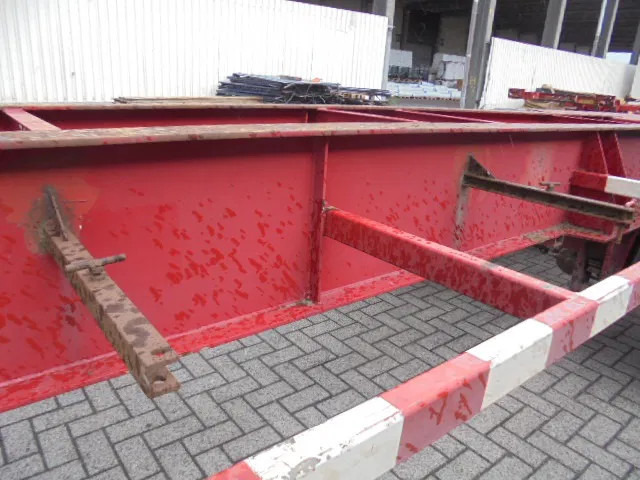 סמיטריילר מוביל מכולות/ החלפת גוף Netam-Fruehauf OCCR 36 324: תמונה 12
