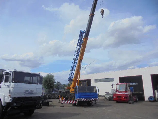PPM ATT 350 4X4X4 - עגורן לכל שטח: תמונה 2 PPM ATT 350 4X4X4 - עגורן לכל שטח: תמונה 2