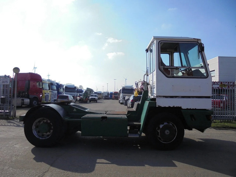 Terberg YT 180 - טרקטור מסוף: תמונה 4 Terberg YT 180 - טרקטור מסוף: תמונה 4