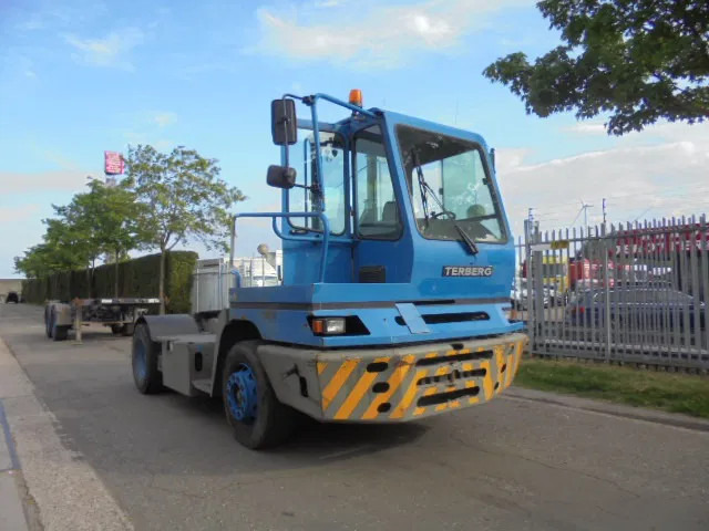 Terberg YT 182 + REGISTRATION - טרקטור מסוף: תמונה 3 Terberg YT 182 + REGISTRATION - טרקטור מסוף: תמונה 3
