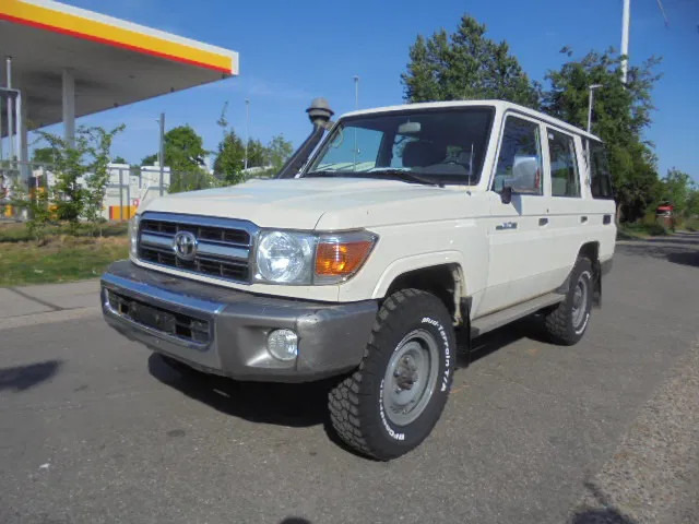 Toyota Land Cruiser HZJ76L 4X4 EXPORT OUTSIDE EU ONLY - מכונית: תמונה 1 Toyota Land Cruiser HZJ76L 4X4 EXPORT OUTSIDE EU ONLY - מכונית: תמונה 1
