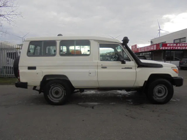 Toyota Land Cruiser HZJ78L 4WD EXPORT OUT EU ONLY - מכונית: תמונה 4 Toyota Land Cruiser HZJ78L 4WD EXPORT OUT EU ONLY - מכונית: תמונה 4