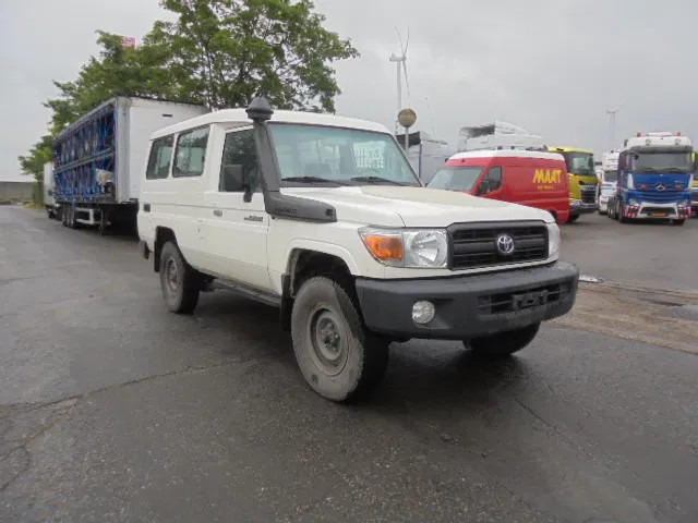 Toyota Land Cruiser HZJ78L 4X4 EXPORT OUTSIDE EU ONLY - מכונית: תמונה 3 Toyota Land Cruiser HZJ78L 4X4 EXPORT OUTSIDE EU ONLY - מכונית: תמונה 3