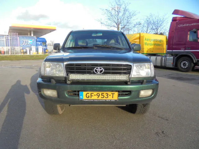 Toyota Land Cruiser - מכונית: תמונה 2 Toyota Land Cruiser - מכונית: תמונה 2