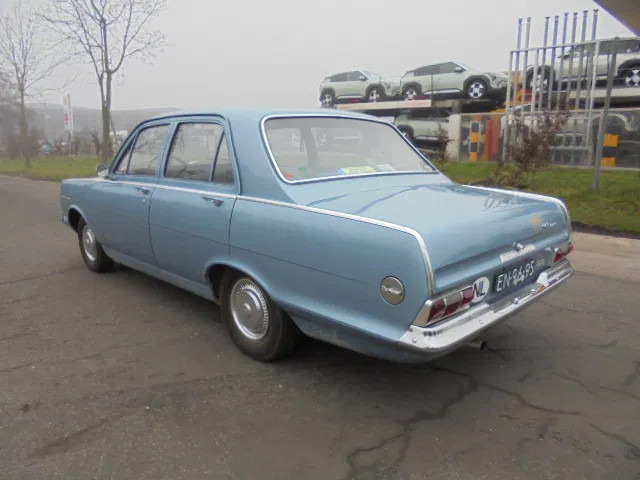 סדאן Vauxhall Victor 101 SUPER: תמונה 14