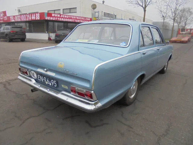 סדאן Vauxhall Victor 101 SUPER: תמונה 6