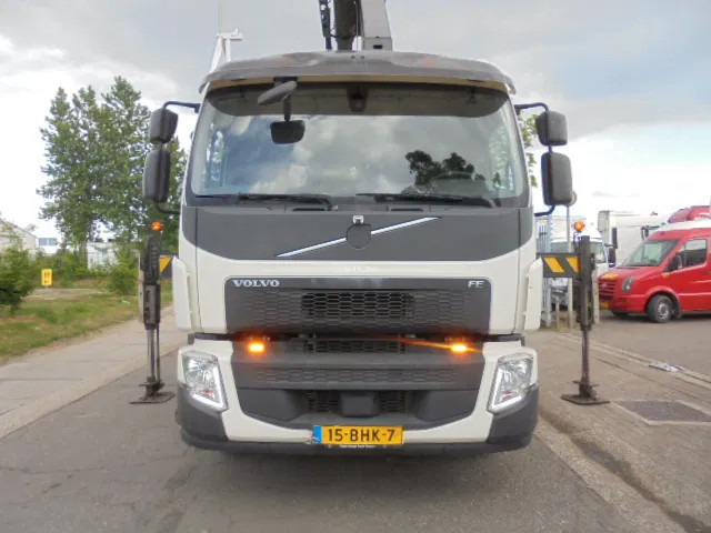 Volvo FE 320 6X2 NL TRUCK - משאית אשפה: תמונה 2 Volvo FE 320 6X2 NL TRUCK - משאית אשפה: תמונה 2