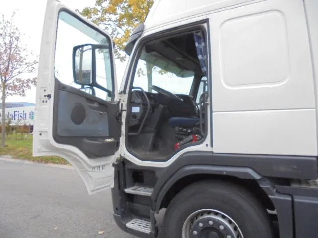 Volvo FM 400 GLOBETROTTER ADR NL TRUCK +TANK TRAILER - יחידת טרקטור: תמונה 5 Volvo FM 400 GLOBETROTTER ADR NL TRUCK +TANK TRAILER - יחידת טרקטור: תמונה 5