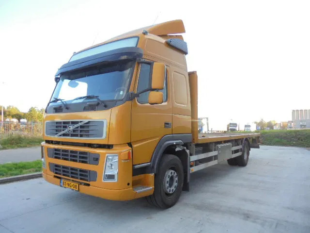 Volvo FM FM 300 LOW KM - משאית תיבה: תמונה 1 Volvo FM FM 300 LOW KM - משאית תיבה: תמונה 1
