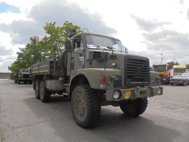 Volvo N 10 6X6 L + FASSI 3X IN STOCK - משאית צד נופל/ שטוחה, משאית מנוף: תמונה 3 Volvo N 10 6X6 L + FASSI 3X IN STOCK - משאית צד נופל/ שטוחה, משאית מנוף: תמונה 3