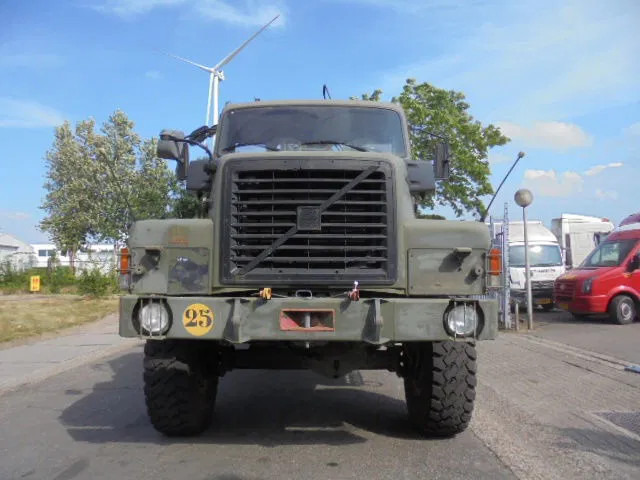 Volvo N 10 6X6 L + FASSI - משאית מנוף: תמונה 2 Volvo N 10 6X6 L + FASSI - משאית מנוף: תמונה 2