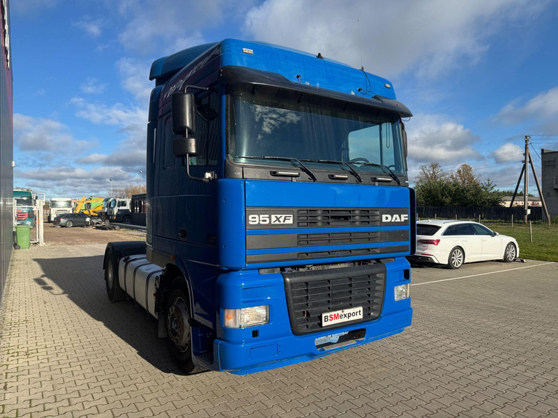 DAF XF 95.430 + tipping gear - יחידת טרקטור: תמונה 2 DAF XF 95.430 + tipping gear - יחידת טרקטור: תמונה 2