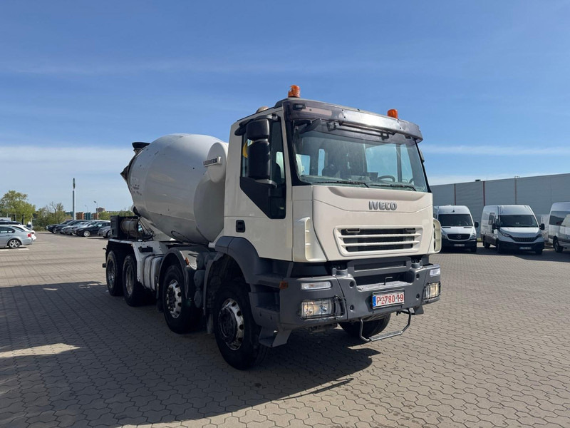 Iveco Trakker 410 - משאית מערבלת בטון: תמונה 2 Iveco Trakker 410 - משאית מערבלת בטון: תמונה 2