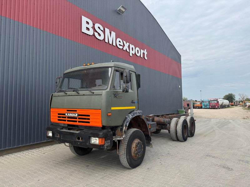 Kamaz 65111, 6x6 - משאית עם שלדת תא: תמונה 1 Kamaz 65111, 6x6 - משאית עם שלדת תא: תמונה 1