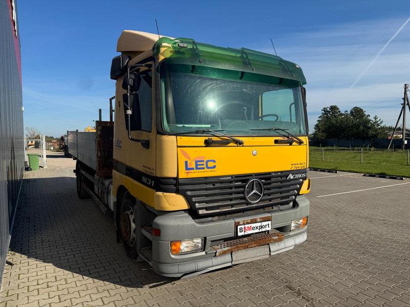 Mercedes-Benz Actros 1831 - משאית צד נופל/ שטוחה: תמונה 2 Mercedes-Benz Actros 1831 - משאית צד נופל/ שטוחה: תמונה 2
