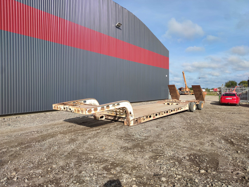 Murray 16 tyre heavy duty low loader - סמיטריילר עם מטען נמוך: תמונה 1 Murray 16 tyre heavy duty low loader - סמיטריילר עם מטען נמוך: תמונה 1