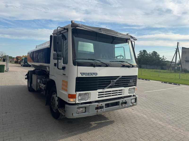Volvo FL 7 260 - משאית מכל: תמונה 2 Volvo FL 7 260 - משאית מכל: תמונה 2