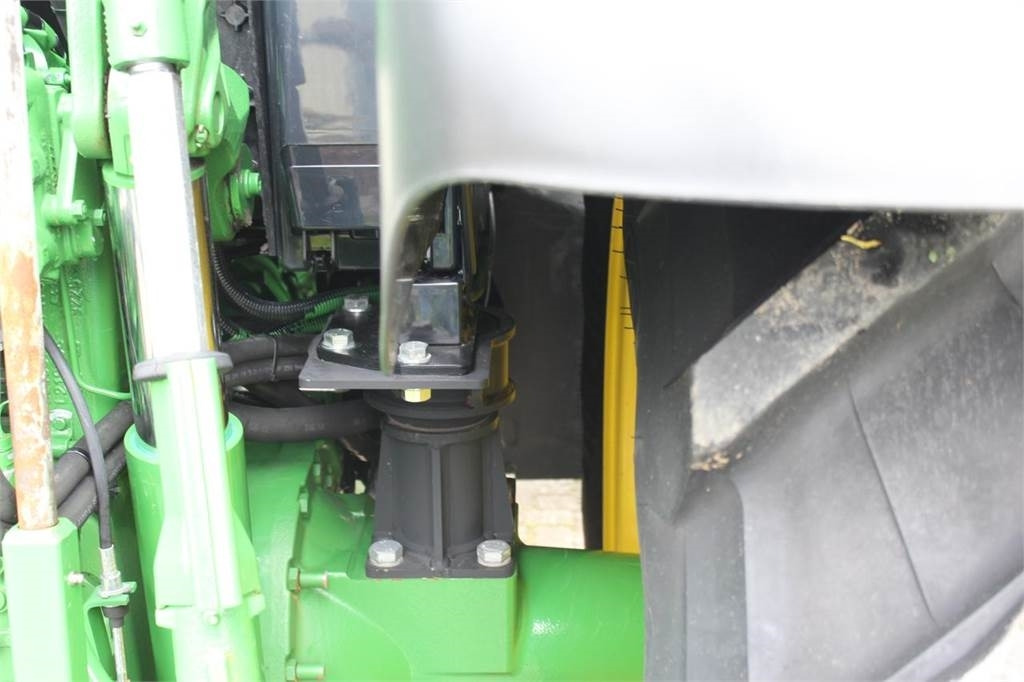 הַחכָּרָה John Deere 6120M with 623R loader  John Deere 6120M with 623R loader: תמונה 9