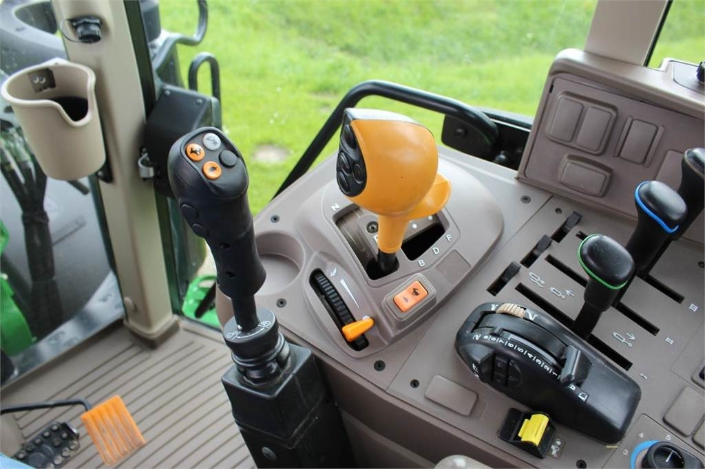הַחכָּרָה John Deere 6120M with 623R loader  John Deere 6120M with 623R loader: תמונה 13