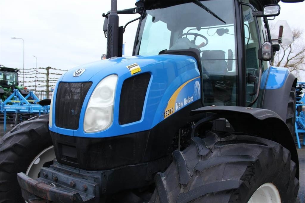 New Holland T6010 Plus - טרקטור חקלאי: תמונה 2 New Holland T6010 Plus - טרקטור חקלאי: תמונה 2