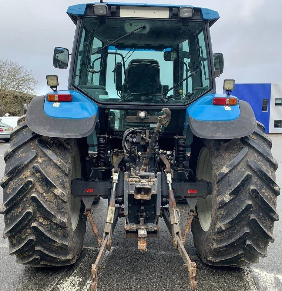 טרקטור חקלאי New Holland TM150: תמונה 8
