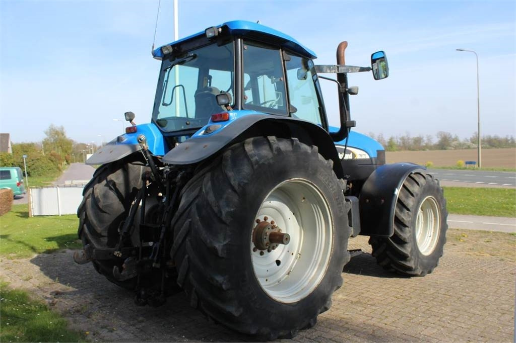 New Holland TM175 - טרקטור חקלאי: תמונה 3 New Holland TM175 - טרקטור חקלאי: תמונה 3