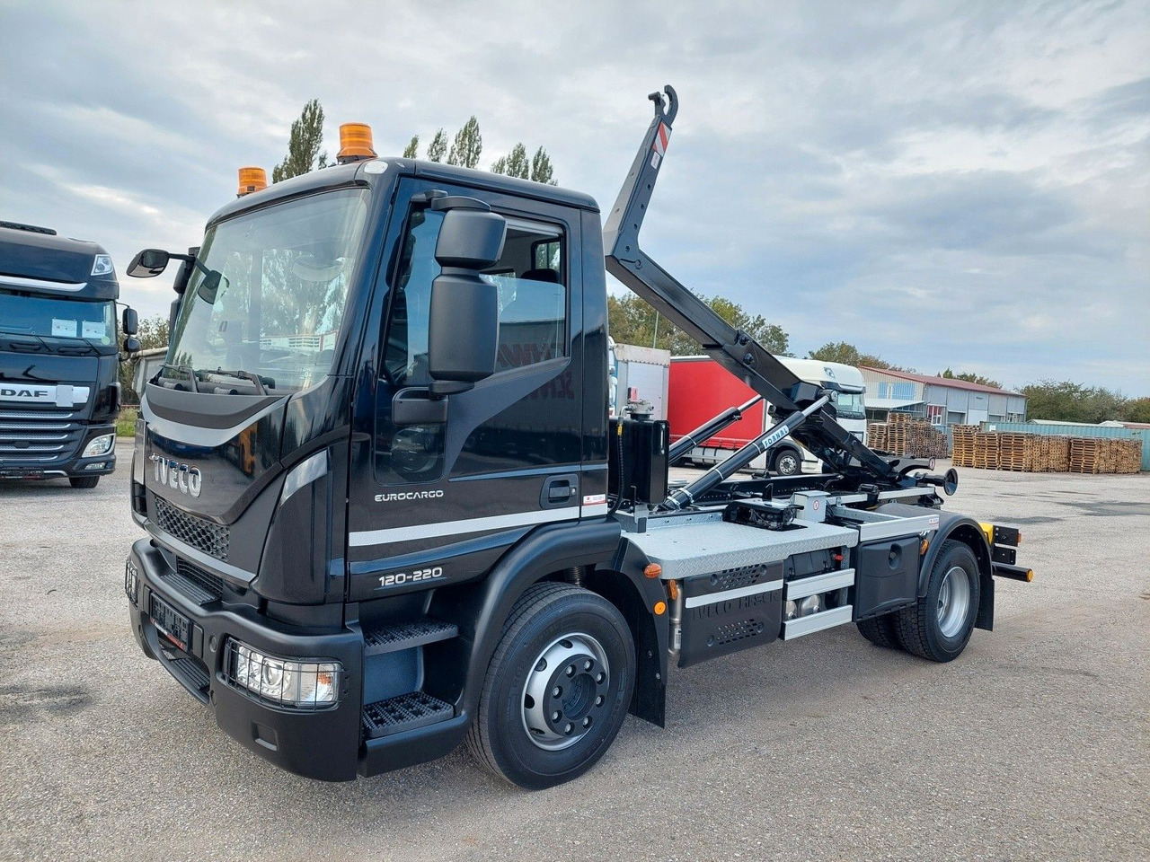 Iveco Eurocargo 120E22 - SOFORT verfügbar - משאית הרמת וו: תמונה 1 Iveco Eurocargo 120E22 - SOFORT verfügbar - משאית הרמת וו: תמונה 1