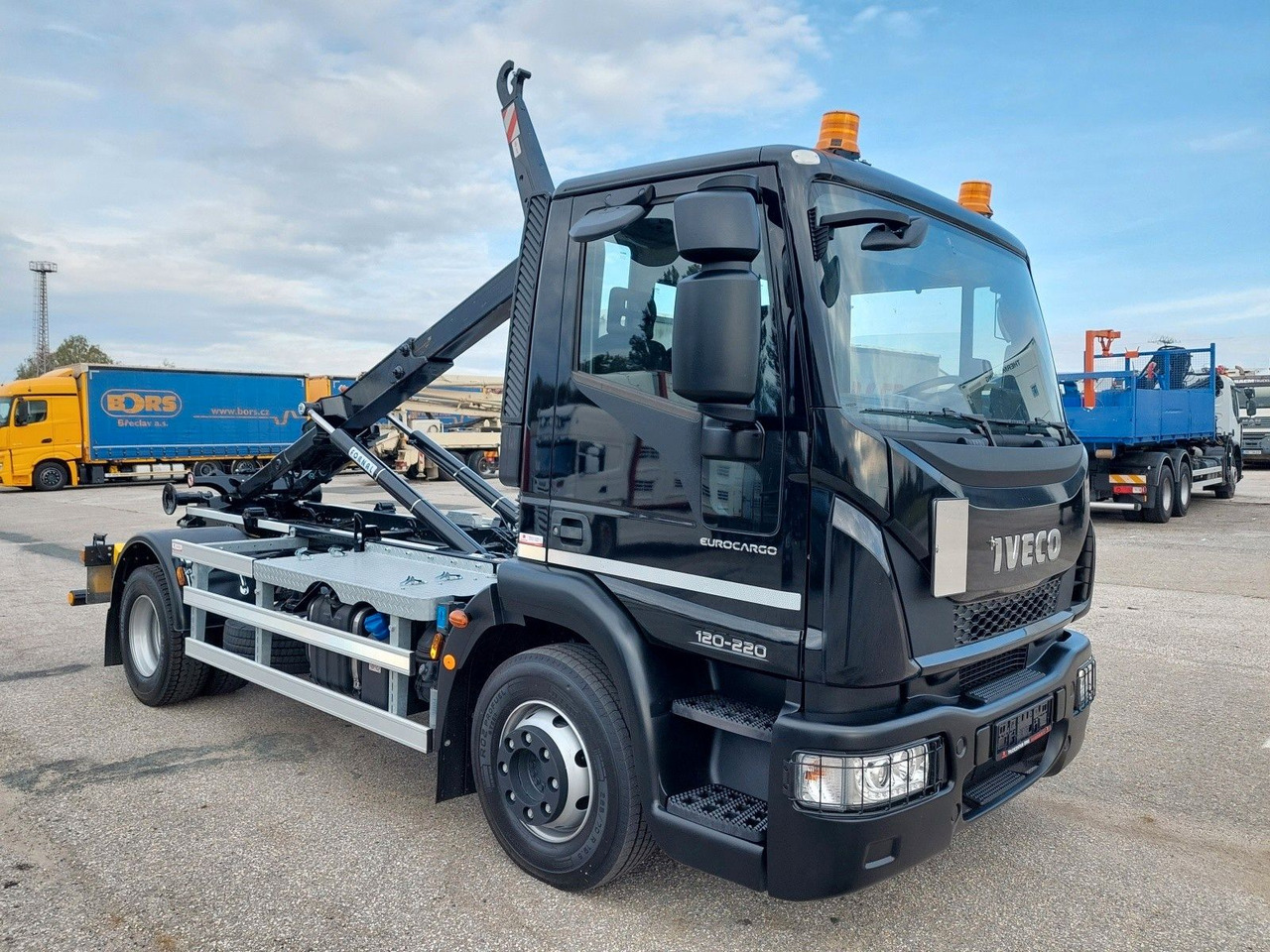 Iveco Eurocargo 120E22 - SOFORT verfügbar - משאית הרמת וו: תמונה 2 Iveco Eurocargo 120E22 - SOFORT verfügbar - משאית הרמת וו: תמונה 2